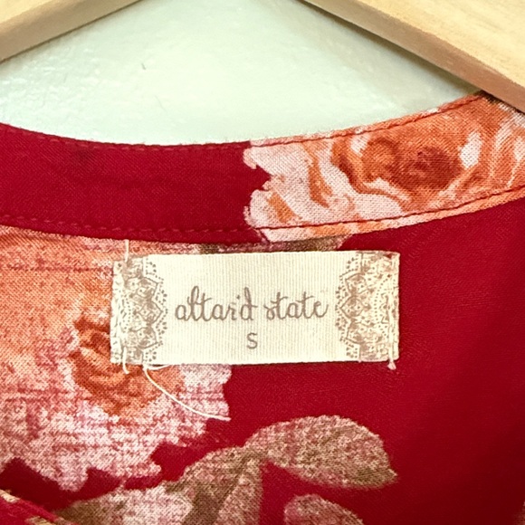 Altar'd State Eyelet Floral Blouse Size Small Bohemian Flowy Lightweight - Picture 2 of 7